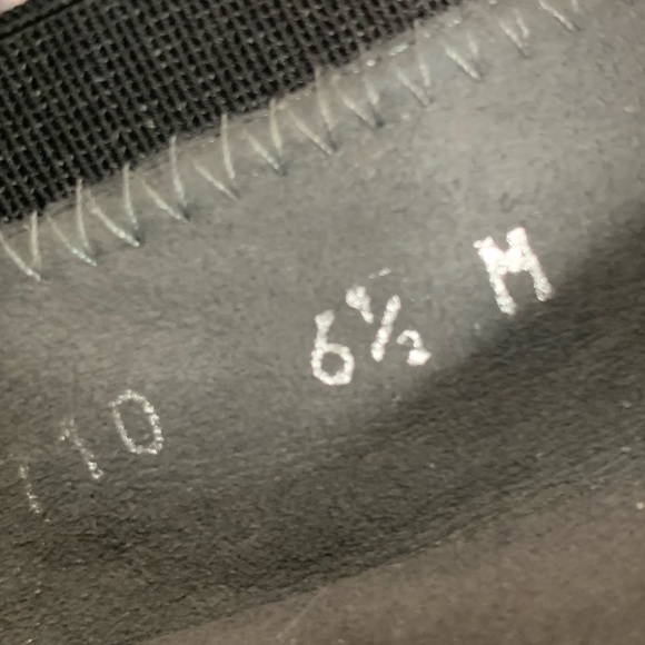 Stuart Weitzman Flats Size 6.5 - Picture 8 of 8